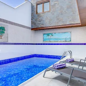  Holiday home Daniel Luxury House Caleta